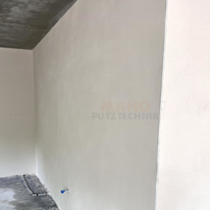 Bei diesem Projekt wurden Gipsputz als Innenputz in Bordesholm gewählt. Die Putzarbeiten in Bordesholm beinhalten hier Gipsputz.